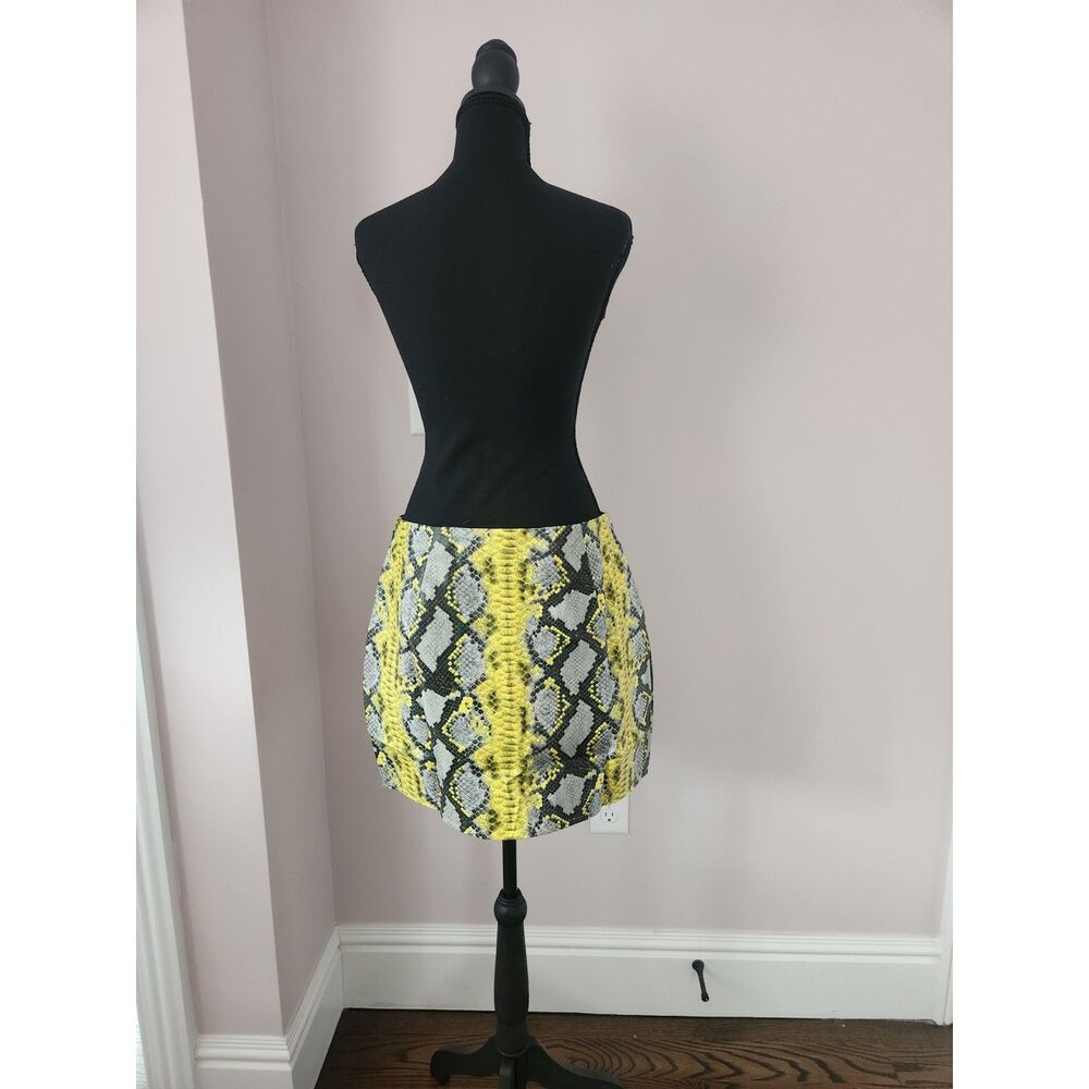 NWT La'Ven Yellow and Grey Faux Leather Snakeskin Look Mini Skirt - Size Large